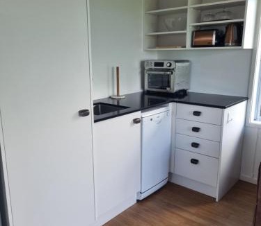 Kingseat House | Karaka Modern 1 bedroom unit