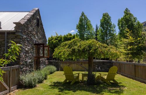 Arrowtown House | Karavanserai | Luxury Estate, Outdoor Fireplace