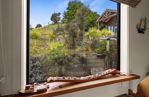 Christchurch District House | Karearea Cottage - Rural Retreat Purau