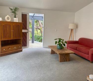Karekare Apartment | Kauri Coast Bungalow