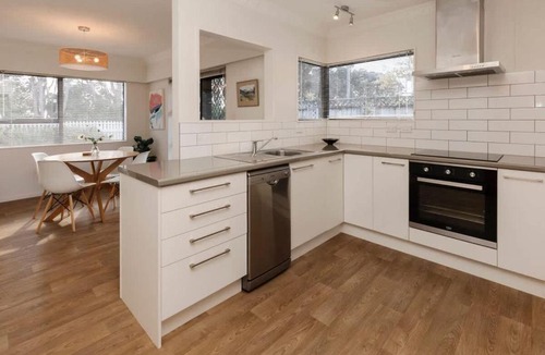 New Plymouth House | Kawaroa Park View - near CBD & coastal walkway