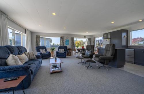 Te Anau House | Kepler Retreat - Te Anau Holiday Home