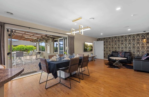Owhata House | Kererū Corner - Near the Redwoods, Sleeps 8
