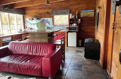 Kakahi Cottage | Kereru Lodge Kakahi, private and peaceful getaway