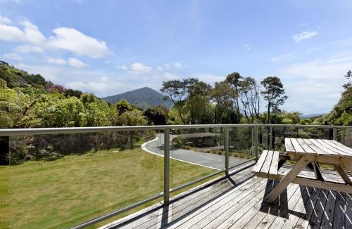 Moetapu Bay House | Kereru Retreat at Moetapu Bay