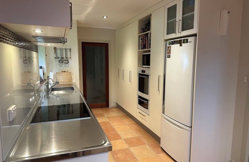Tahunanui House | Kikorangi Haven - Pets Welcome