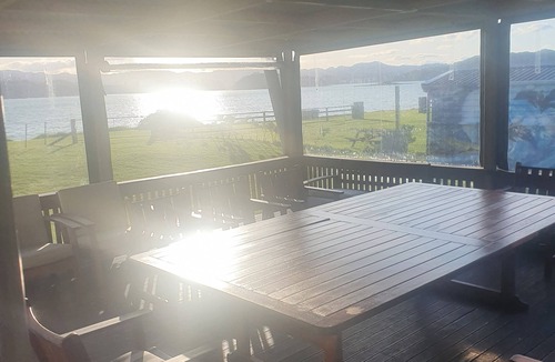 Whangaruru House | Kirikiri Pawhaoa Beautiful Beach Front Property Balnd Bay Whangaruru Habour