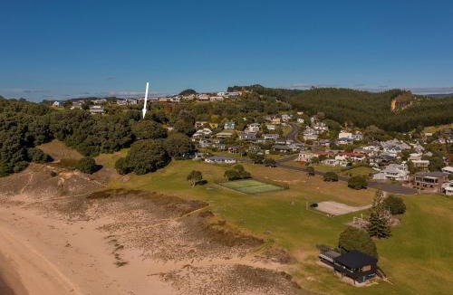 Onemana House | Kiwi Charmer - Onemana Holiday Home