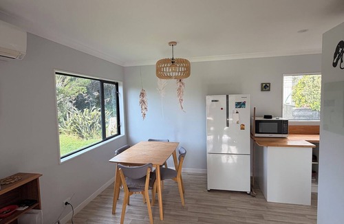 Waikanae House | Kiwiana themed bach, perfect for family getaways or a retreat near the beach!