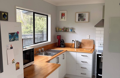 Waikanae House | Kiwiana themed bach, perfect for family getaways or a retreat near the beach!