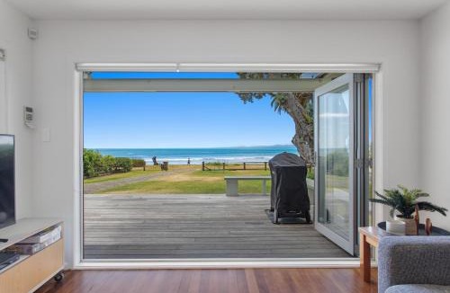 Ohope House | Kohi Point - Ohope Beachfront Holiday Home