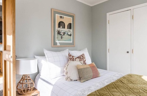 Raglan House | Kowhai Cottage & Studio