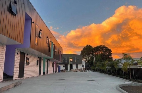 Papakura Hotel | Krishna Motel