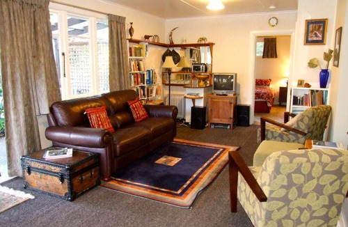 Kuratau House | Kuratau Bach - Kuratau Holiday Home