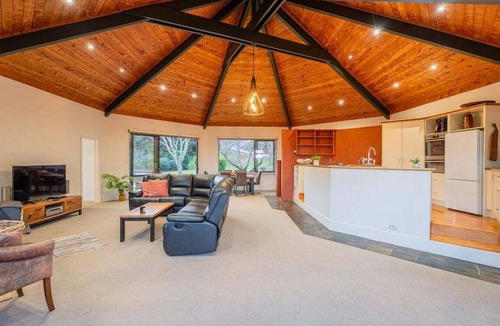 Whitianga House | La Casa Escondida - Hot Tub and Outdoor Fire