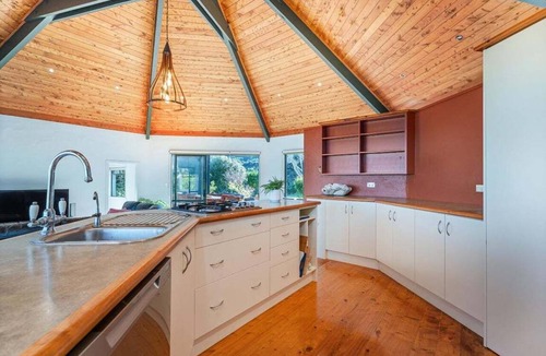 Whitianga House | La Casa Escondida - Hot Tub and Outdoor Fire