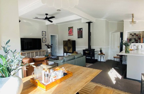 Geraldine House | Lady Geraldine Boutique Adults Only Villa & Guesthouse. Plus NZ made Hottub