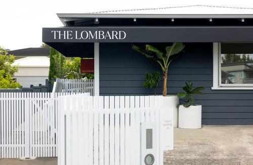 St. Heliers House | Laidback luxury by the beach - The Lombard
