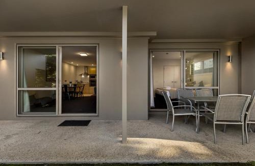 Wanaka Apartment | Lake & Alps on Your Doorstep & Resort Facilities