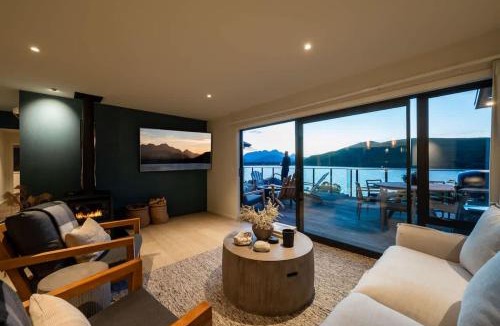 Lake Hayes House | Lake Hayes Luxury Villa Views AC Fireplace