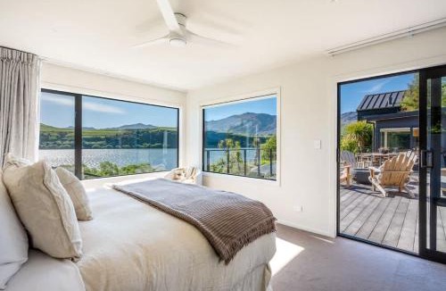 Lake Hayes House | Lake Hayes Luxury Villa Views AC Fireplace