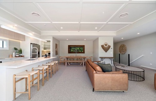 Wharewaka House | Lake Luxe Apartment