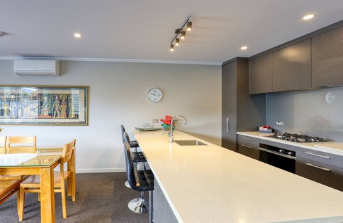 Mount Pisa Apartment | Lake Resort by Marsden