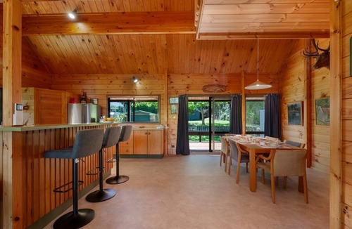 Waipahihi House | Lake Terrace Lockwood