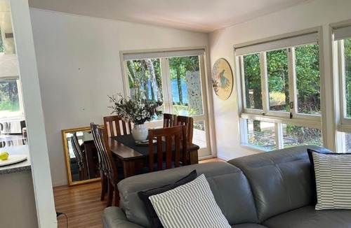 Acacia Bay House | Lakefront on Acacia Bay