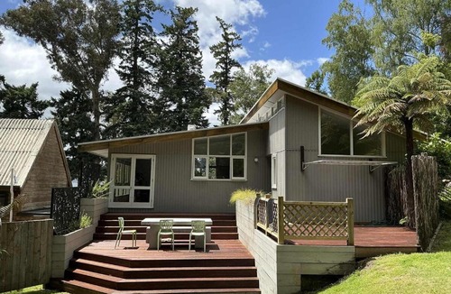 Acacia Bay House | Lakefront on Acacia Bay