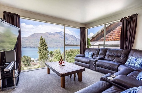 Fernhill House | Lakeview Family Home | Spa Pool | Sleeps 14 | 5 Min Town
