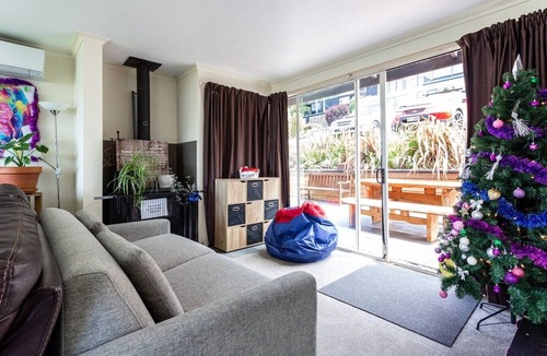 Fernhill House | Lakeview Home | Spa Pool | Sleeps 14 | 5 Min Town