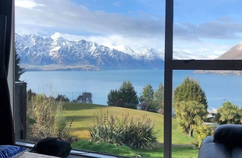 Fernhill House | Lakeview Home | Spa Pool | Sleeps 14 | 5 Min Town