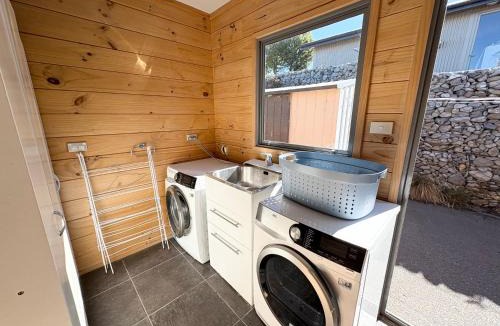 Lake Tekapo House | Lakeview Lockwood Lodge