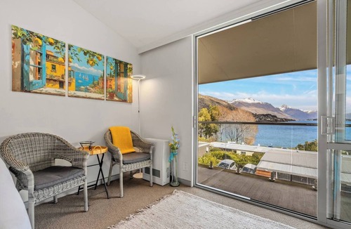Frankton Apartment | Lakeview Lookout | Lake & Mountain Views, Cosy studio