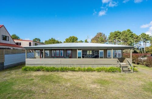 Te Rangiita House | Lakeview Scope - Tauranga Taupo Retreat