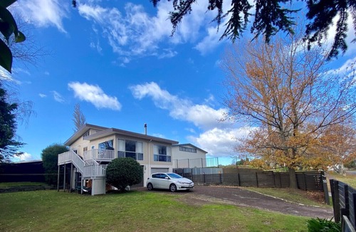 Two Mile Bay House | Large Family Home - 2 Mile Bay