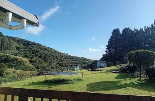 Waitao House | Large Sunny rural family accommodation, plenty of space, perfect for A.M.S Games