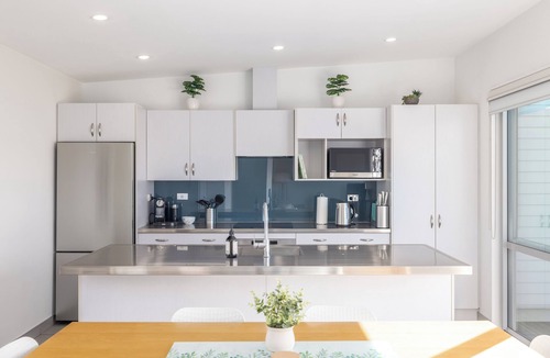 Christchurch House | Large townhouse. Double garage plus additional parking. Full kitchen and dining.