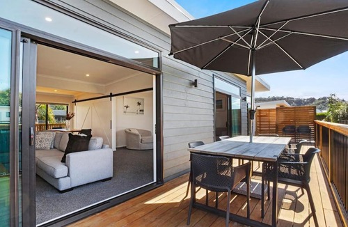 Waihi Beach House | Leisure on Leo