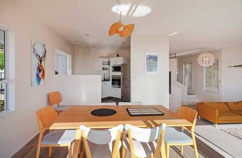 Stepneyville House | Lighthouse Vista