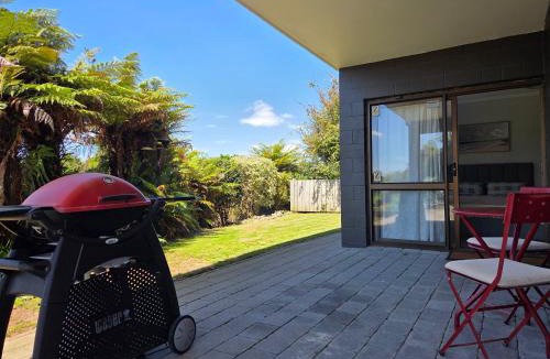 Omokoroa House | Links View Retreat