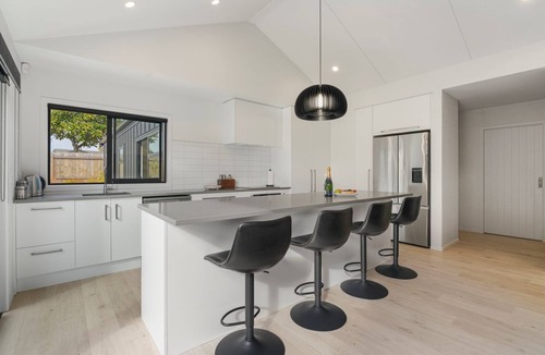 Rainbow Point House | Location on Point