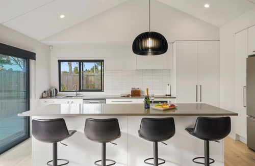 Rainbow Point House | Location on Point