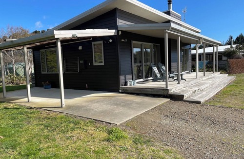 Foxton Beach Apartment | Looking for a beach getaway with a country feel?