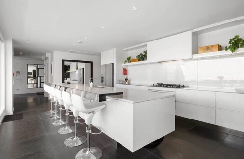 Fernhill Apartment | Lordens Penthouse | Hot Tub, BBQ, Gas Fire, A/C