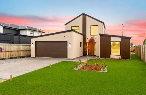 Hoon Hay House | Lovely Home in Halswell - near everything
