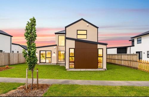 Hoon Hay House | Lovely Home in Halswell - near everything