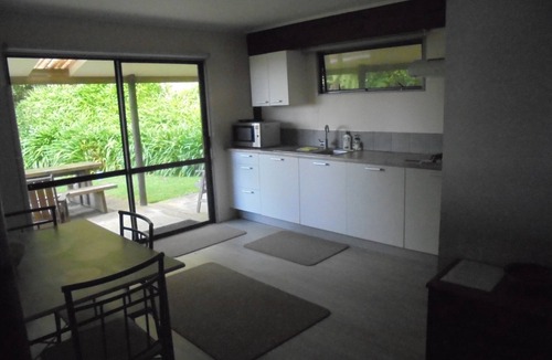 Tanners Point Apartment | Lower Kaimai Retreat