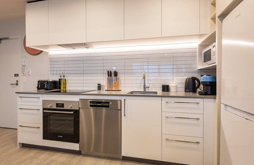 Christchurch City Centre Apartment | Luxury Life Galore - Sleeps 4